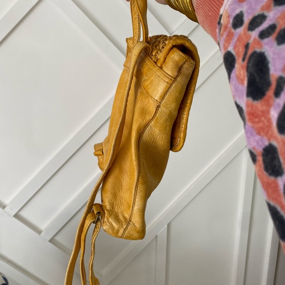 Frye leather “Daffodil” mustard backpack EUC - Picture 3 of 6